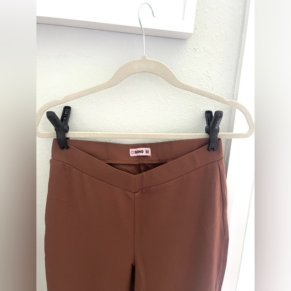 NEW Ci Sono V Cut Flared Leggings - Picture 3 of 11